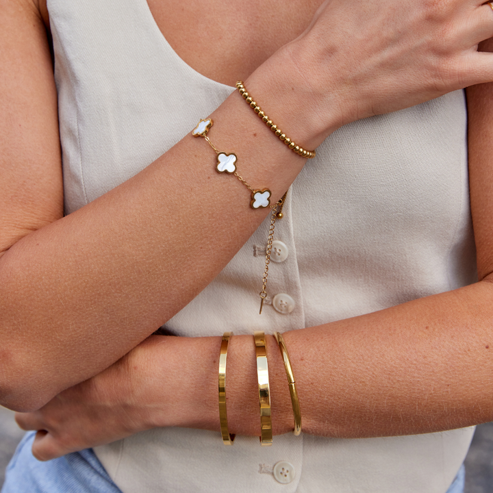 LILY™ – GOLD BANGLE