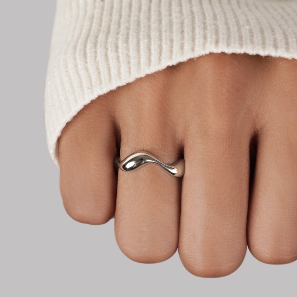 WAVES™ – MINIMALIST RING