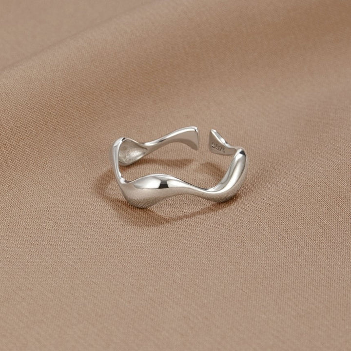 WAVES™ – MINIMALIST RING