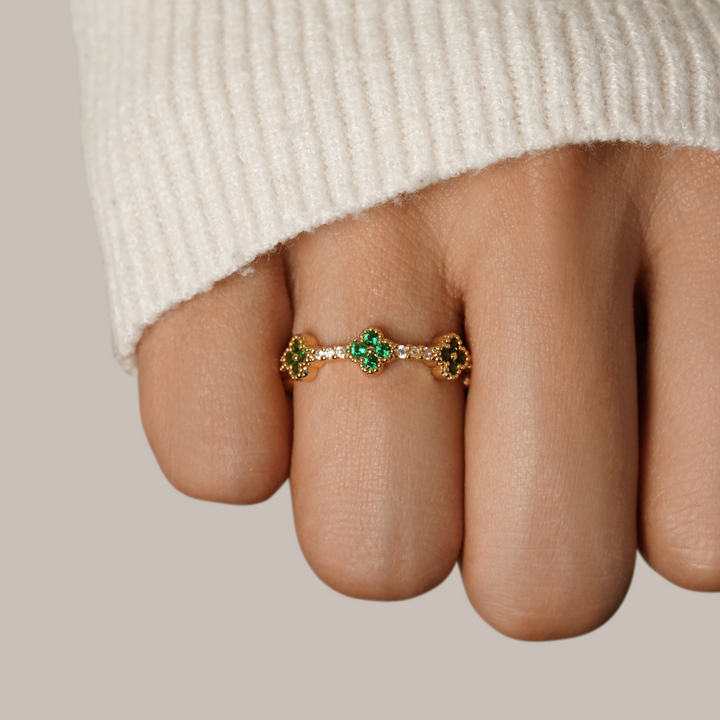 LUCKY™ – CLOVER CRYSTAL RING