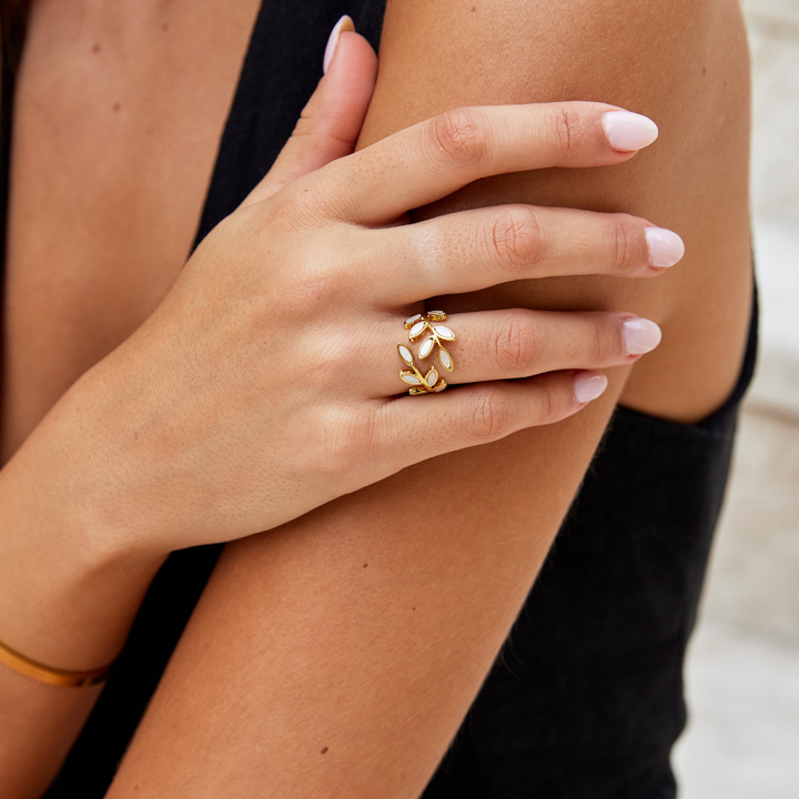 SERENE™ – GOLD LEAF RING