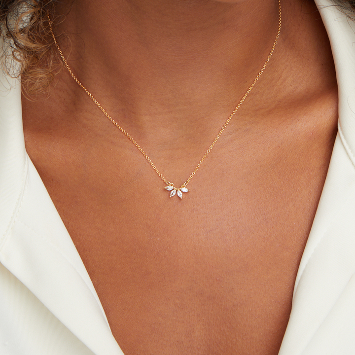 LUNA™ – CRYSTAL LEAF NECKLACE