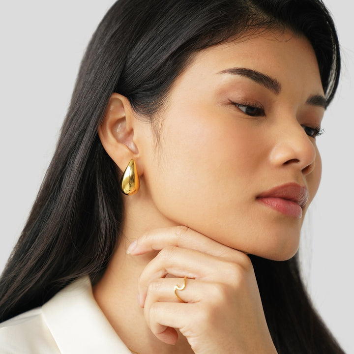 AME™ – GOLD TEARDROP EARRINGS