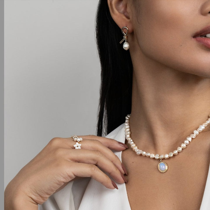 KNOTTED™ – GOLD & FRESHWATER PEARL EARRINGS