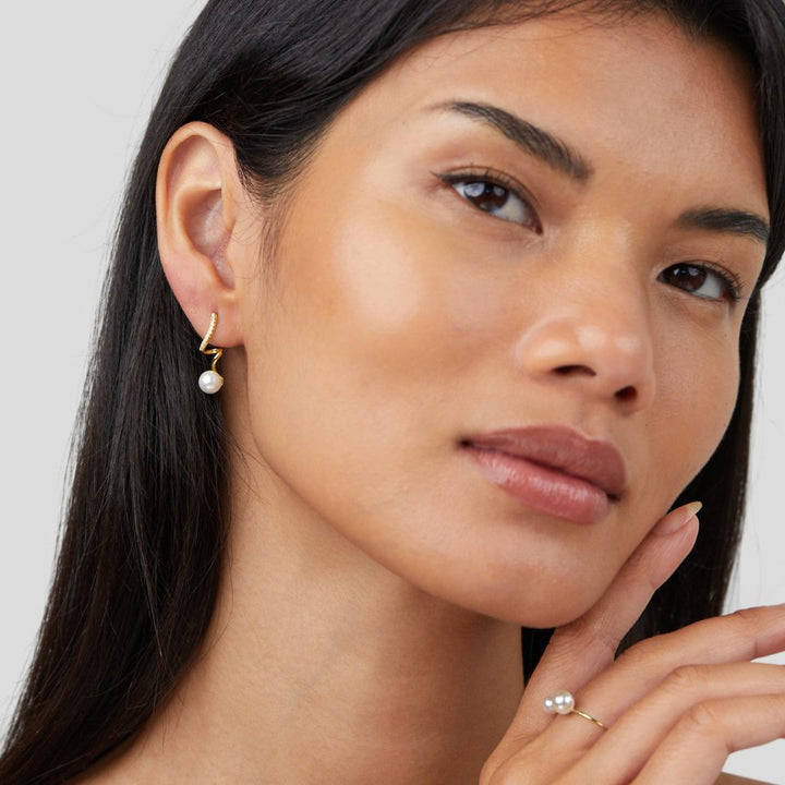 TAM™ – PEARL WAVE EARRINGS