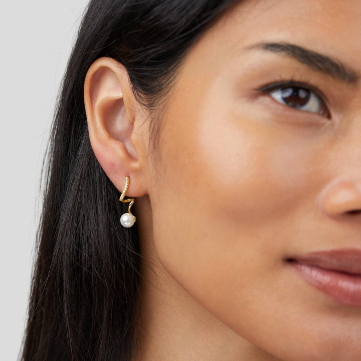 TAM™ – PEARL WAVE EARRINGS