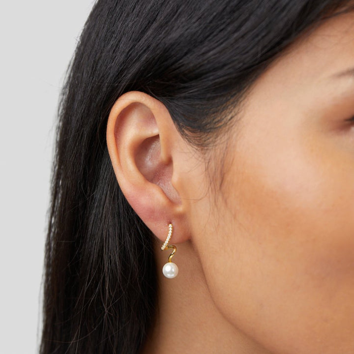 TAM™ – PEARL WAVE EARRINGS