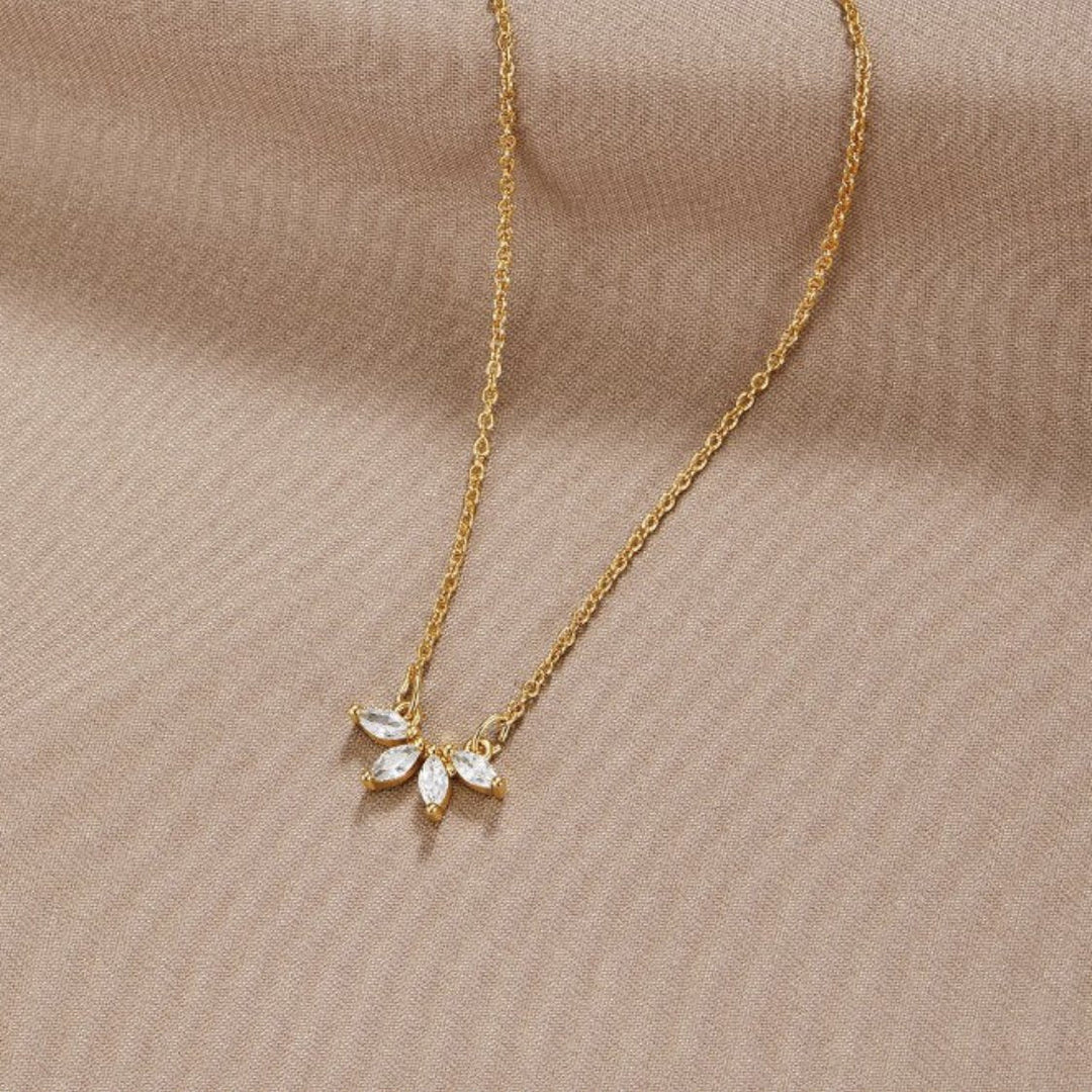 LUNA™ – CRYSTAL LEAF NECKLACE