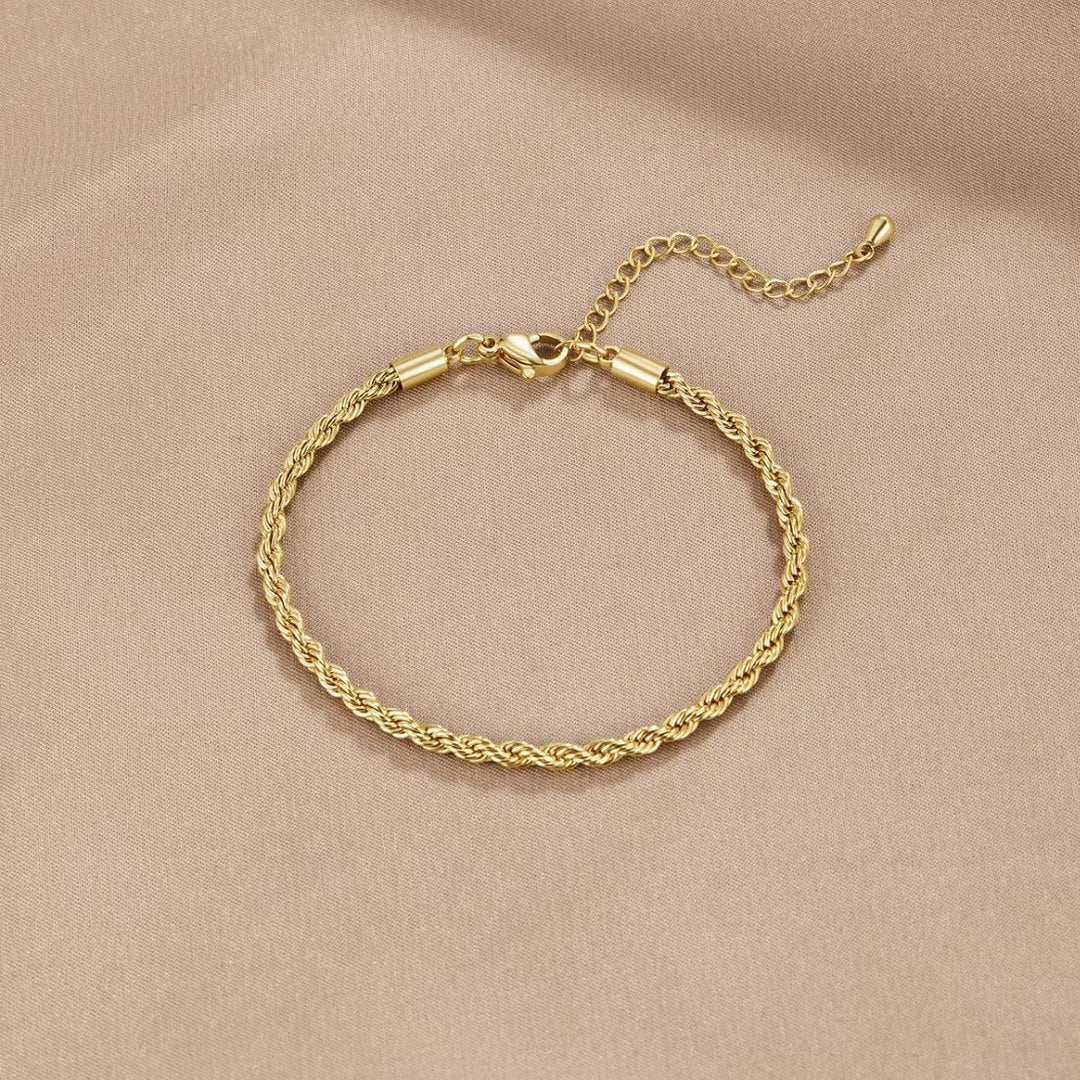 TWISTED CHIC™ – GOLD BRACELET