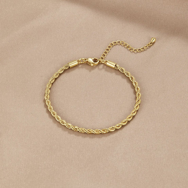 TWISTED CHIC™ – GOLD BRACELET