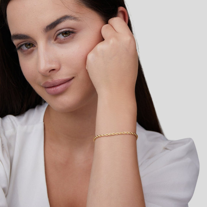 TWISTED CHIC™ – GOLD BRACELET